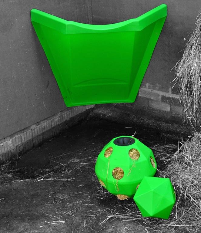 Wall Mounted Hay Feeder - Image 9
